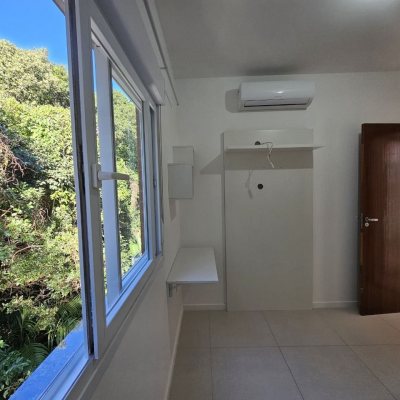 Casa Residencial com 161m², 3 quartos, 1 suíte, 1 garagem, no bairro Campeche em Florianópolis