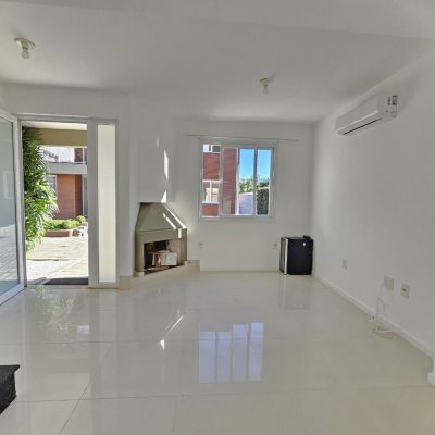Casa Residencial com 161m², 3 quartos, 1 suíte, 1 garagem, no bairro Campeche em Florianópolis