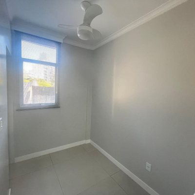 Apartamentos com 150m², 3 quartos, 1 suíte, 2 garagens, no bairro Centro em Florianópolis