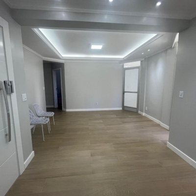 Apartamentos com 150m², 3 quartos, 1 suíte, 2 garagens, no bairro Centro em Florianópolis