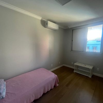 Apartamentos com 150m², 3 quartos, 1 suíte, 2 garagens, no bairro Centro em Florianópolis