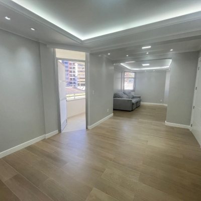 Apartamentos com 150m², 3 quartos, 1 suíte, 2 garagens, no bairro Centro em Florianópolis
