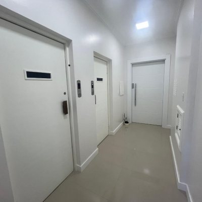 Apartamentos com 150m², 3 quartos, 1 suíte, 2 garagens, no bairro Centro em Florianópolis