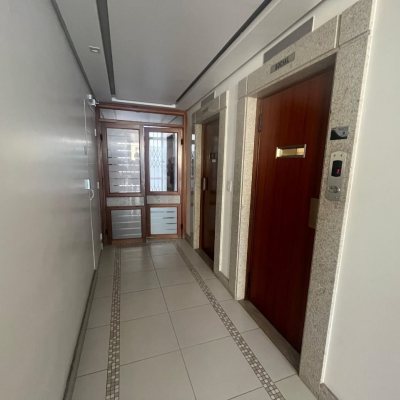 Apartamentos com 150m², 3 quartos, 1 suíte, 2 garagens, no bairro Centro em Florianópolis
