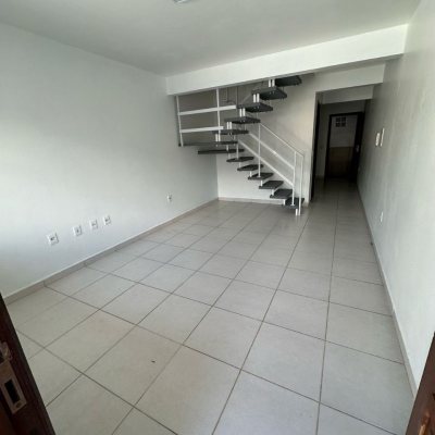 Casa Residencial com 64m², 2 quartos, 2 garagens, no bairro Bela Vista em Palhoça