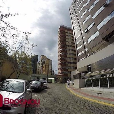 Apartamentos com 174m², 4 quartos, 2 suítes, 2 garagens, no bairro Centro em Florianópolis