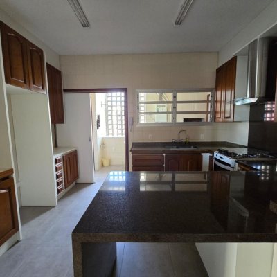 Apartamentos com 174m², 4 quartos, 2 suítes, 2 garagens, no bairro Centro em Florianópolis