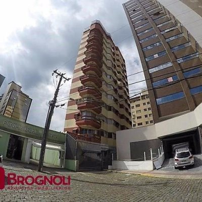 Apartamentos com 174m², 4 quartos, 2 suítes, 2 garagens, no bairro Centro em Florianópolis