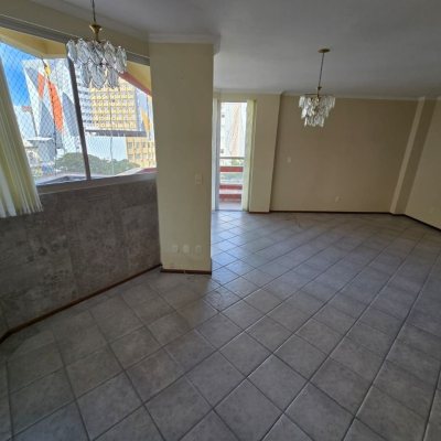 Apartamentos com 174m², 4 quartos, 2 suítes, 2 garagens, no bairro Centro em Florianópolis