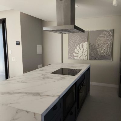 Apartamentos com 69m², 2 quartos, 2 suítes, 2 garagens, no bairro Centro em Florianópolis