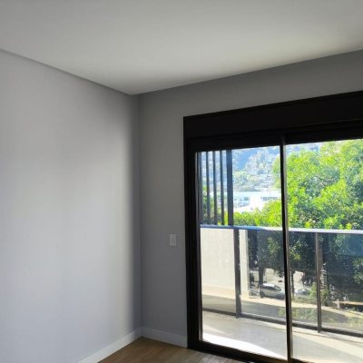Apartamentos com 69m², 2 quartos, 2 suítes, 2 garagens, no bairro Centro em Florianópolis