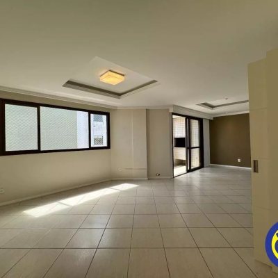 Apartamentos com 110m², 2 quartos, 1 suíte, no bairro Centro em Florianópolis