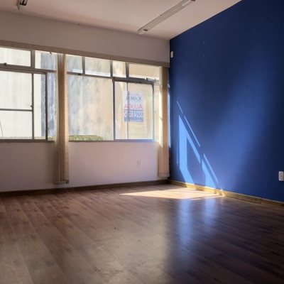 Sala com 50m², no bairro Centro em Florianópolis