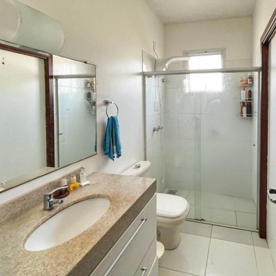 Casa Residencial com 247m², 3 quartos, 1 suíte, 2 garagens, no bairro Campeche em Florianópolis