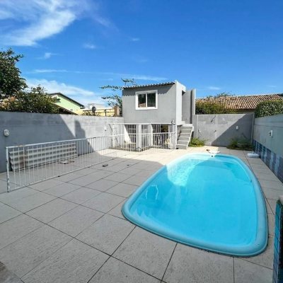 Casa Residencial com 247m², 3 quartos, 1 suíte, 2 garagens, no bairro Campeche em Florianópolis