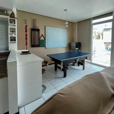 Casa Residencial com 247m², 3 quartos, 1 suíte, 2 garagens, no bairro Campeche em Florianópolis