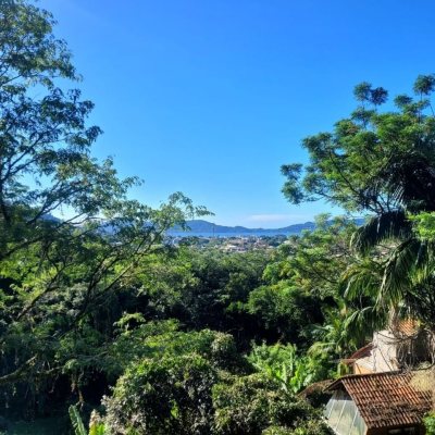 Casa Residencial com 200m², 3 quartos, 1 suíte, 2 garagens, no bairro Lagoa Da Conceição em Florianópolis