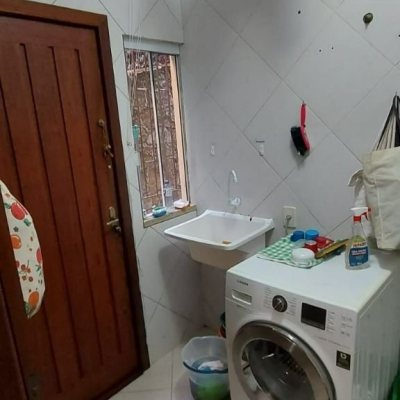 Casa Residencial com 200m², 3 quartos, 1 suíte, 2 garagens, no bairro Lagoa Da Conceição em Florianópolis