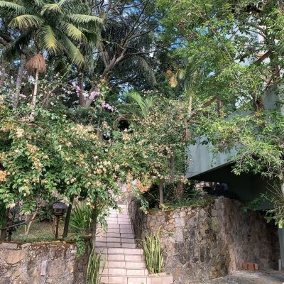 Casa Residencial com 200m², 3 quartos, 1 suíte, 2 garagens, no bairro Lagoa Da Conceição em Florianópolis