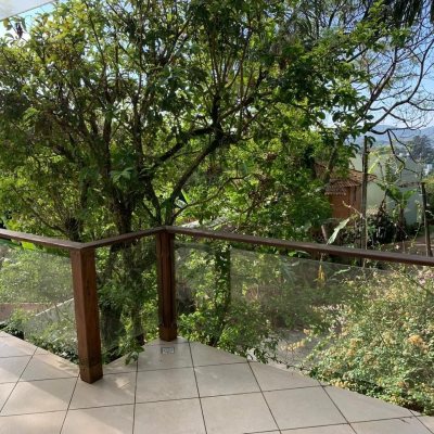 Casa Residencial com 200m², 3 quartos, 1 suíte, 2 garagens, no bairro Lagoa Da Conceição em Florianópolis