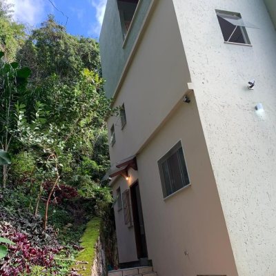 Casa Residencial com 200m², 3 quartos, 1 suíte, 2 garagens, no bairro Lagoa Da Conceição em Florianópolis