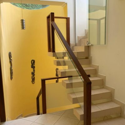 Casa Residencial com 200m², 3 quartos, 1 suíte, 2 garagens, no bairro Lagoa Da Conceição em Florianópolis