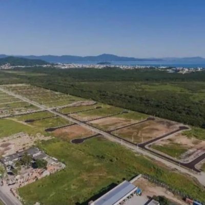 Terrenos Residenciais com 450m², no bairro Vargem Grande em Florianópolis