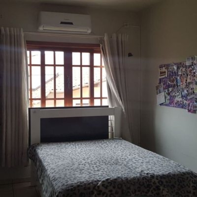 Casa Residencial com 304m², 3 quartos, 2 suítes, 3 garagens, no bairro Jardim Atlântico em Florianópolis