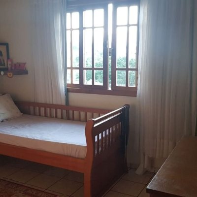 Casa Residencial com 304m², 3 quartos, 2 suítes, 3 garagens, no bairro Jardim Atlântico em Florianópolis