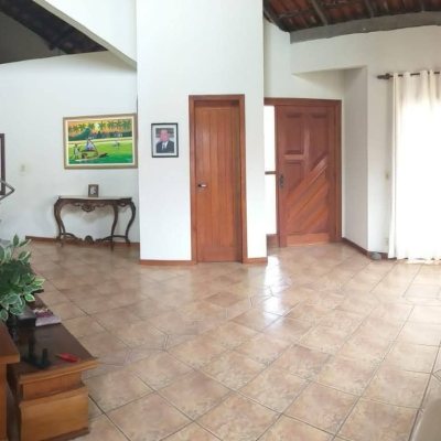 Casa Residencial com 304m², 3 quartos, 2 suítes, 3 garagens, no bairro Jardim Atlântico em Florianópolis