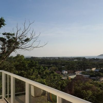 Casa Residencial com 350m², 3 quartos, 3 suítes, 4 garagens, no bairro Morro Das Pedras em Florianópolis