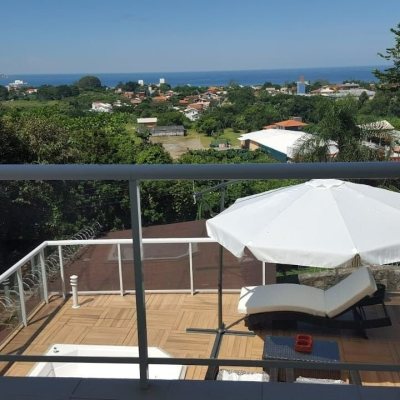 Casa Residencial com 350m², 3 quartos, 3 suítes, 4 garagens, no bairro Morro Das Pedras em Florianópolis