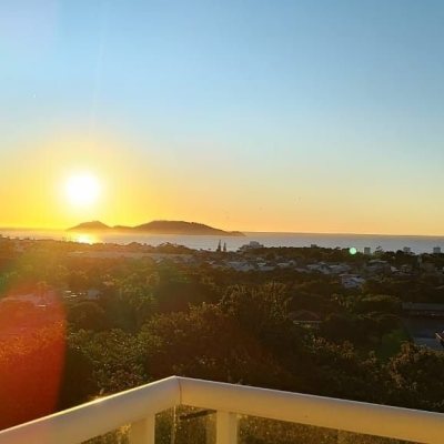 Casa Residencial com 350m², 3 quartos, 3 suítes, 4 garagens, no bairro Morro Das Pedras em Florianópolis