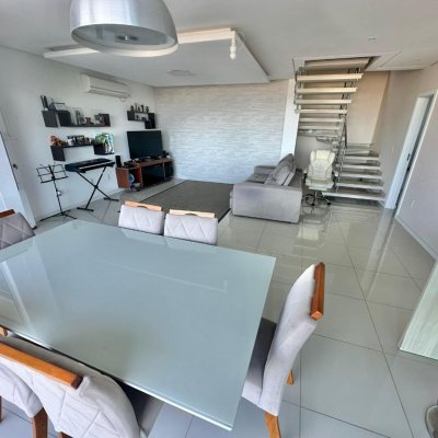 Casa Residencial com 350m², 3 quartos, 3 suítes, 4 garagens, no bairro Morro Das Pedras em Florianópolis