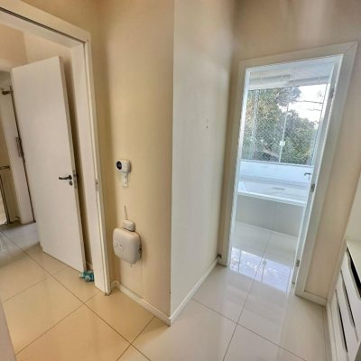 Casa Residencial com 350m², 3 quartos, 3 suítes, 4 garagens, no bairro Morro Das Pedras em Florianópolis