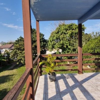 Casa Residencial com 150m², 4 quartos, 1 suíte, 2 garagens, no bairro São João Do Rio Vermelho em Florianópolis