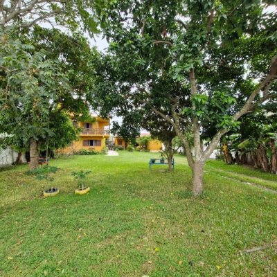 Casa Residencial com 150m², 4 quartos, 1 suíte, 2 garagens, no bairro São João Do Rio Vermelho em Florianópolis