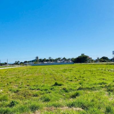 Casa Residencial com 128m², 3 quartos, 2 suítes, 1 garagem, no bairro Campeche em Florianópolis