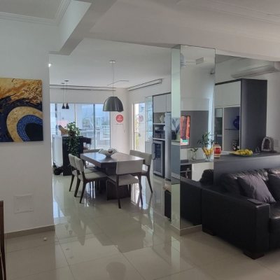 Cobertura com 224m², 3 quartos, 1 suíte, 2 garagens, no bairro Ingleses do Rio Vermelho em Florianópolis