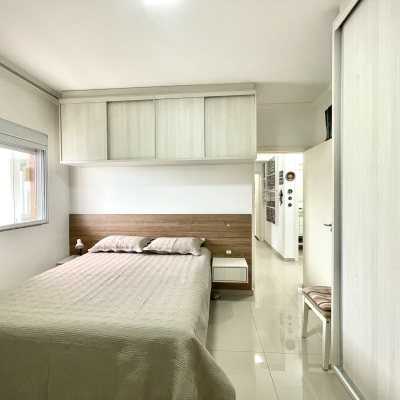 Cobertura com 224m², 3 quartos, 1 suíte, 2 garagens, no bairro Ingleses do Rio Vermelho em Florianópolis