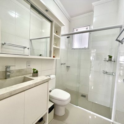 Cobertura com 224m², 3 quartos, 1 suíte, 2 garagens, no bairro Ingleses do Rio Vermelho em Florianópolis