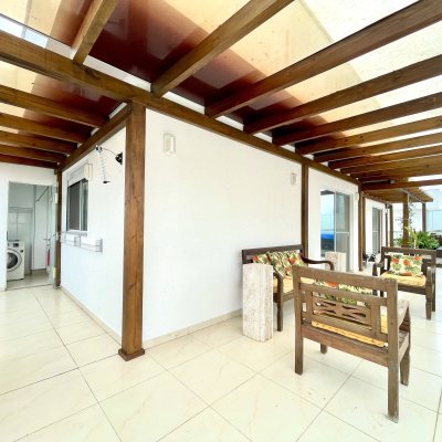 Cobertura com 224m², 3 quartos, 1 suíte, 2 garagens, no bairro Ingleses do Rio Vermelho em Florianópolis