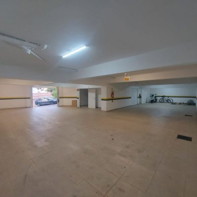 Predio com 475m², 8 garagens, no bairro Canasvieiras em Florianópolis