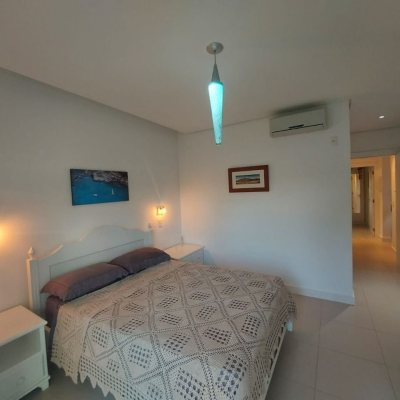 Predio com 475m², 8 garagens, no bairro Canasvieiras em Florianópolis