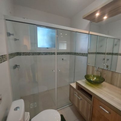 Predio com 475m², 8 garagens, no bairro Canasvieiras em Florianópolis