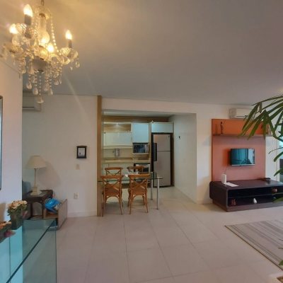 Predio com 475m², 8 garagens, no bairro Canasvieiras em Florianópolis