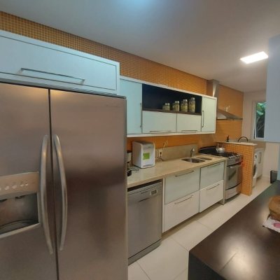 Predio com 475m², 8 garagens, no bairro Canasvieiras em Florianópolis