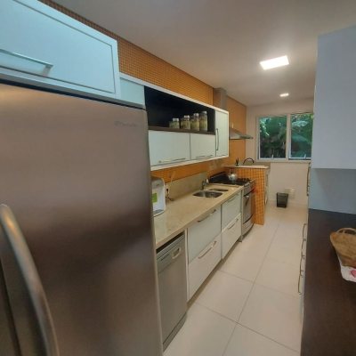 Predio com 475m², 8 garagens, no bairro Canasvieiras em Florianópolis