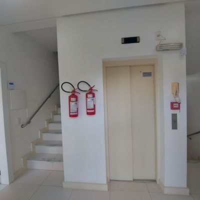 Predio com 475m², 8 garagens, no bairro Canasvieiras em Florianópolis