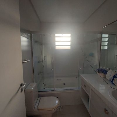 Predio com 475m², 8 garagens, no bairro Canasvieiras em Florianópolis